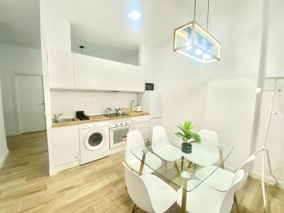 Puente Praga Aparment Daire Madrid Dış mekan fotoğraf