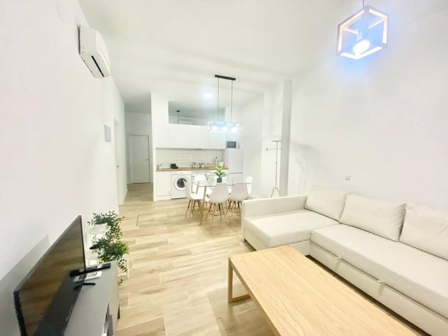 Puente Praga Aparment Daire Madrid Dış mekan fotoğraf
